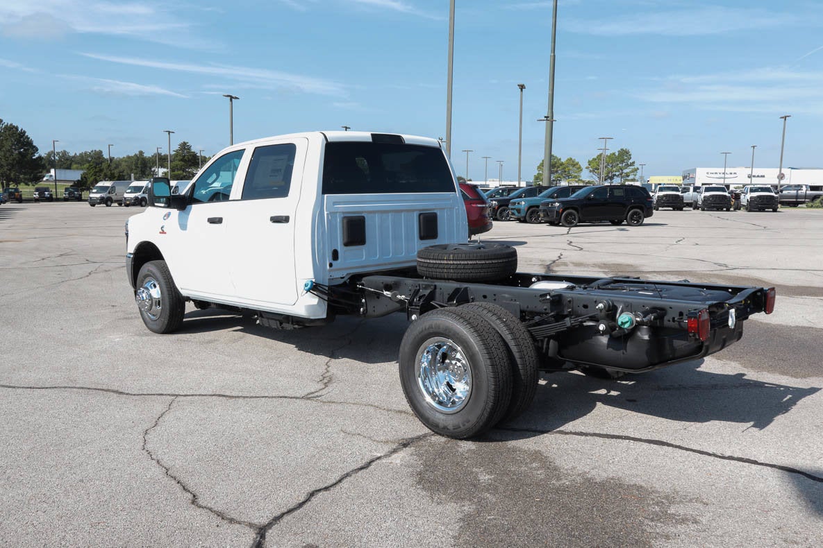2027 RAM 3500 Chassis Cab Tradesman 4WD Crew Cab 60 CA 172.4 WB