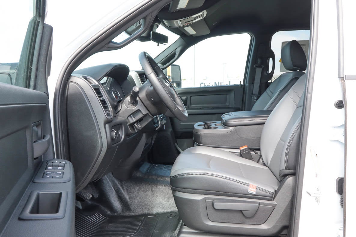2027 RAM 3500 Chassis Cab Tradesman 4WD Crew Cab 60 CA 172.4 WB