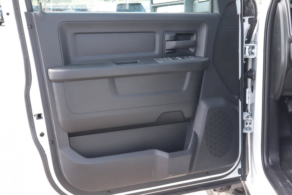 2027 RAM 3500 Chassis Cab Tradesman 4WD Crew Cab 60 CA 172.4 WB