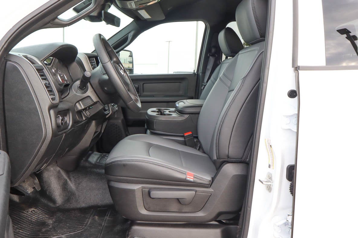 2026 RAM 3500 Chassis Cab Tradesman 4WD Crew Cab 60 CA 172.4 WB