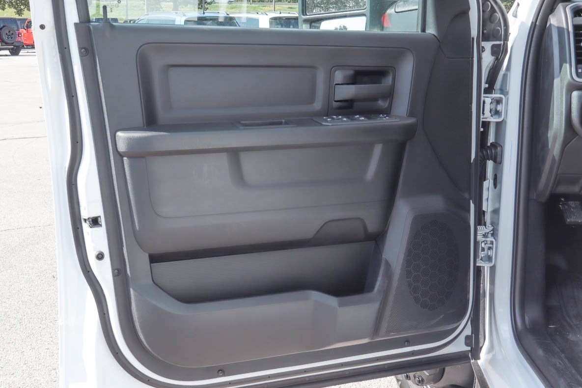 2027 RAM 3500 Chassis Cab Tradesman 4WD Crew Cab 60 CA 172.4 WB