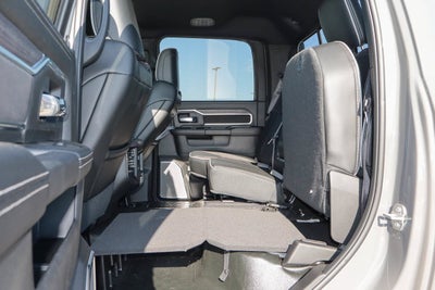 2027 RAM 3500 Chassis Cab Big Horn 4WD Crew Cab 60 CA 172.4 WB
