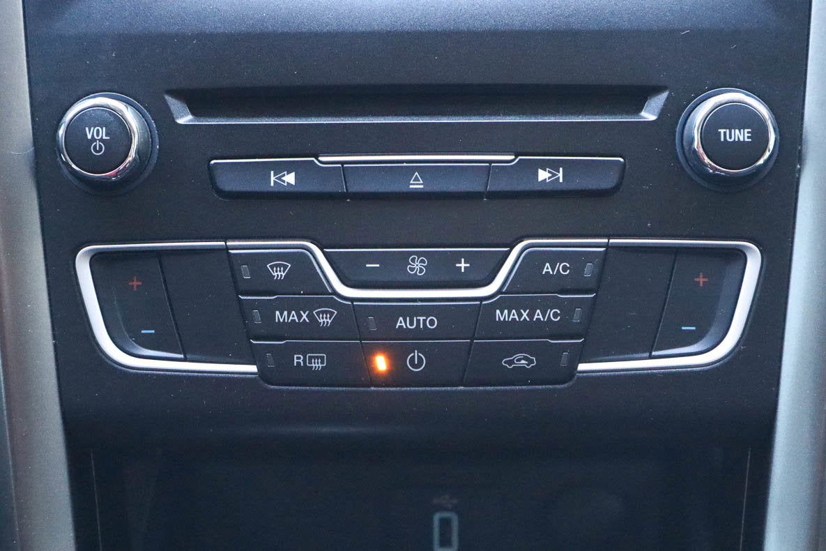 2017 Ford Fusion SE FWD