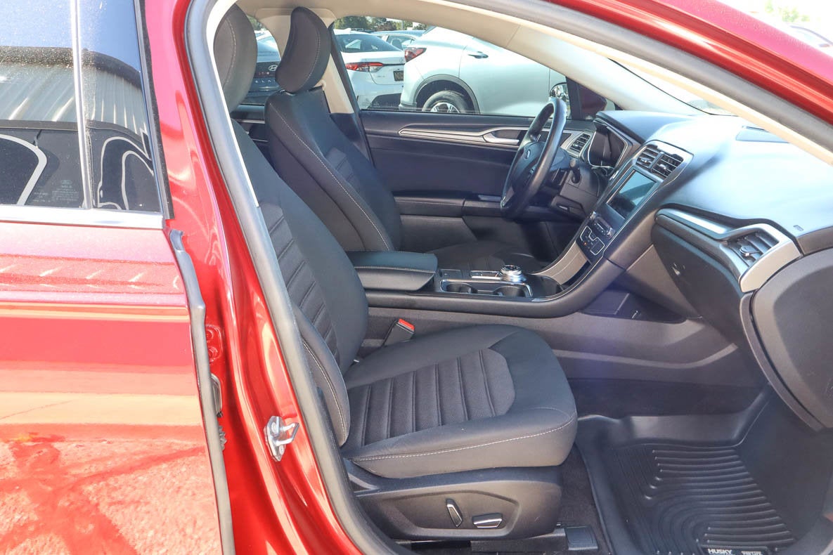 2017 Ford Fusion SE FWD