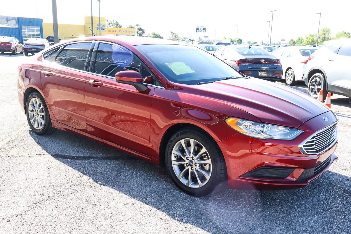 2017 Ford Fusion SE FWD