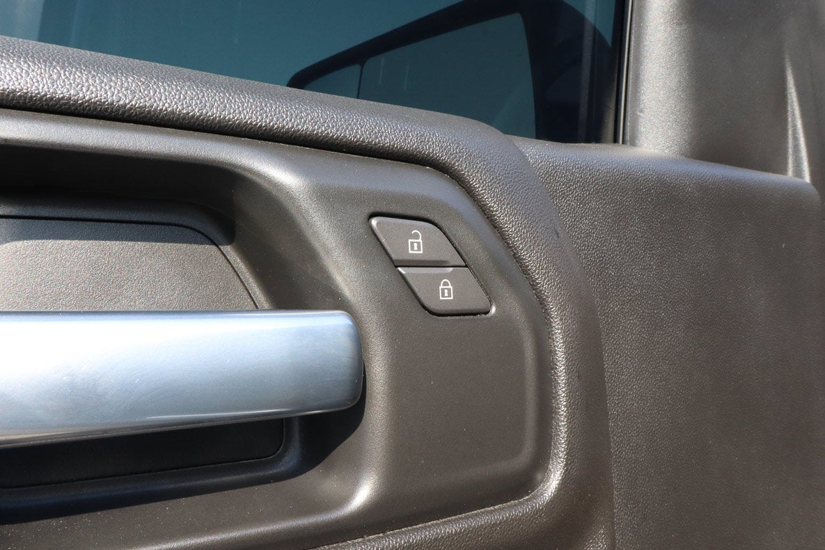 2020 Chevrolet Silverado 1500 4WD Crew Cab 147 Custom Trail Boss
