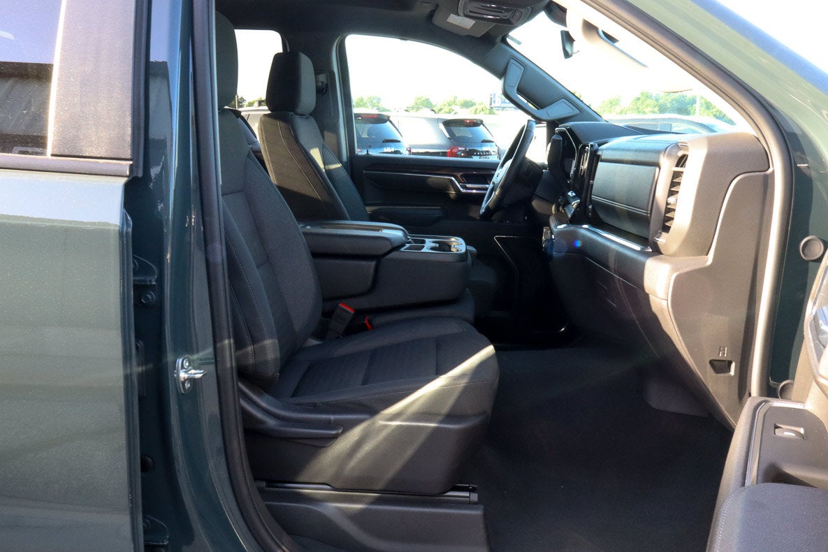 2025 Chevrolet Silverado 1500 4WD Crew Cab 147 LT w/1LT