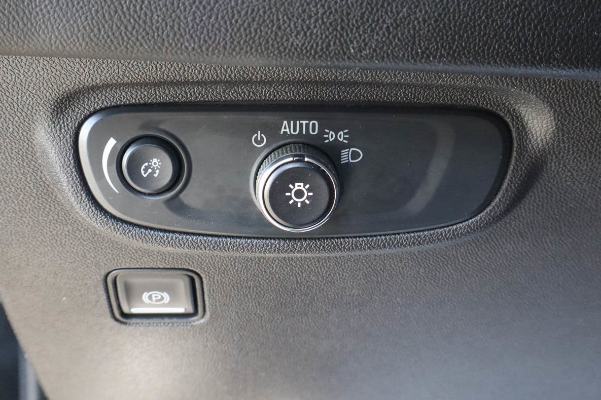 2024 GMC Terrain FWD 4dr SLE