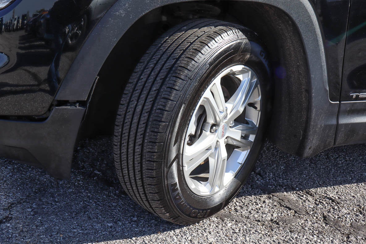 2024 GMC Terrain FWD 4dr SLE