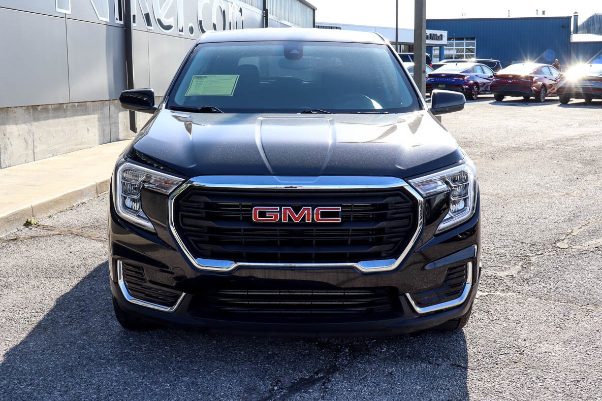 2024 GMC Terrain FWD 4dr SLE