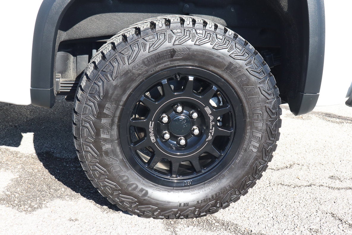 2023 GMC Sierra 1500 AT4X