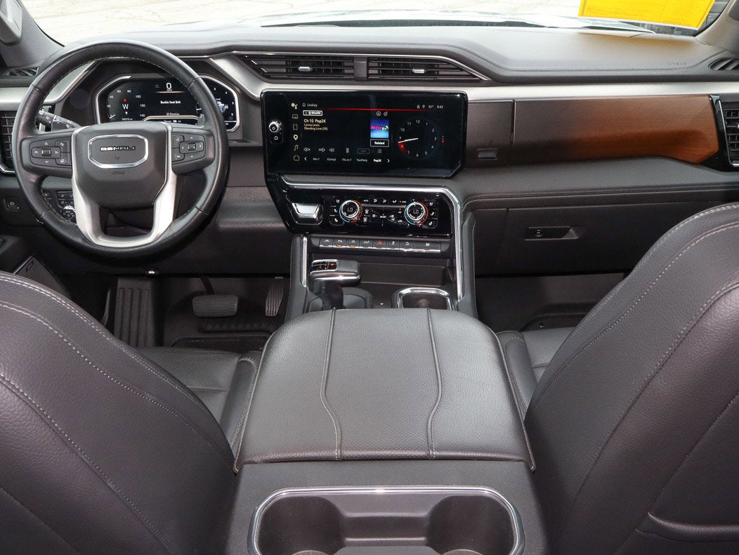 2023 GMC Sierra 1500 4WD Crew Cab 147 Denali