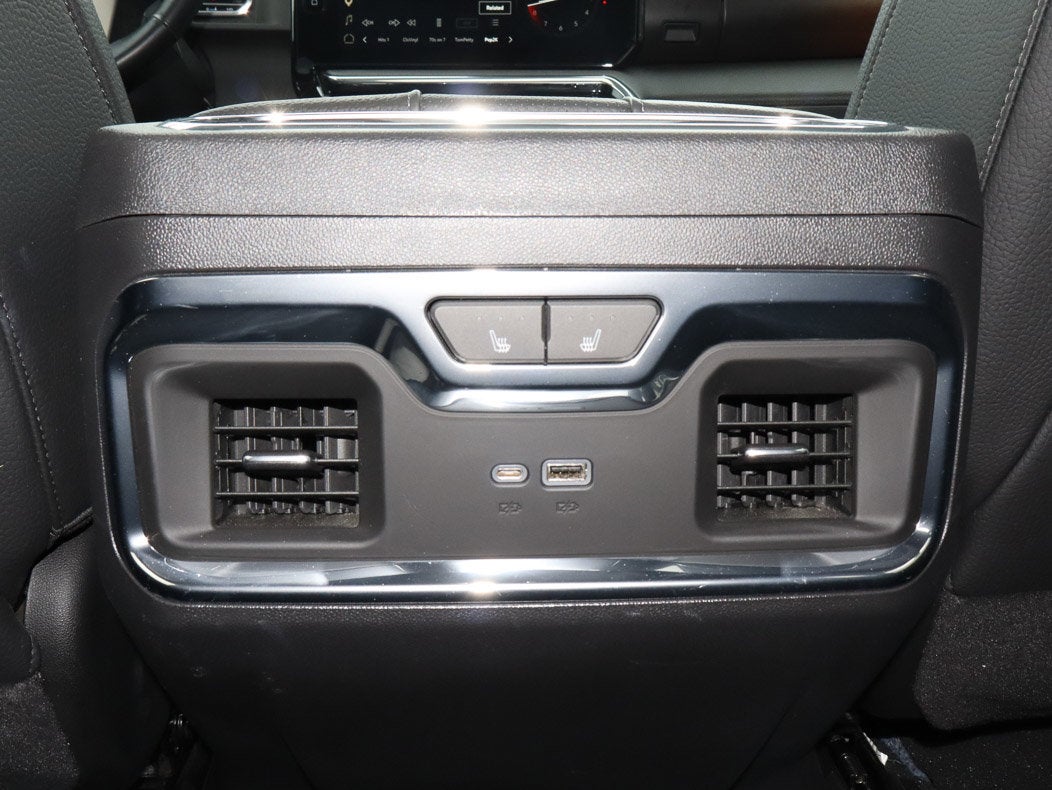 2023 GMC Sierra 1500 4WD Crew Cab 147 Denali