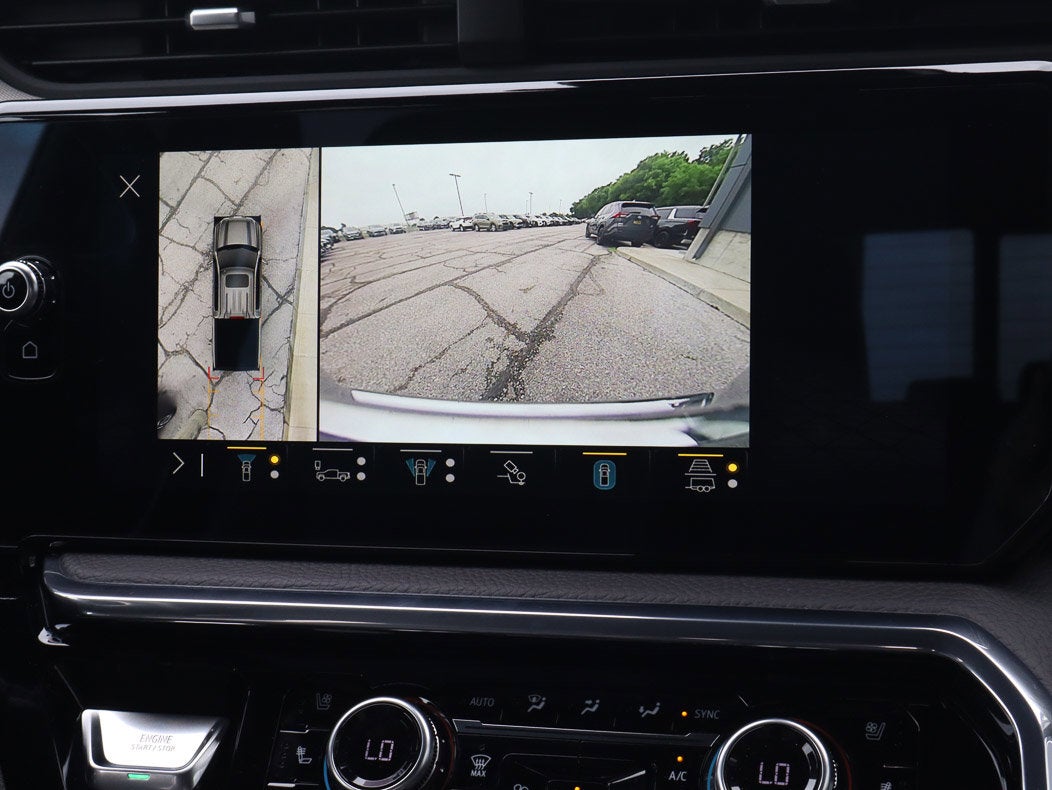 2023 GMC Sierra 1500 4WD Crew Cab 147 Denali