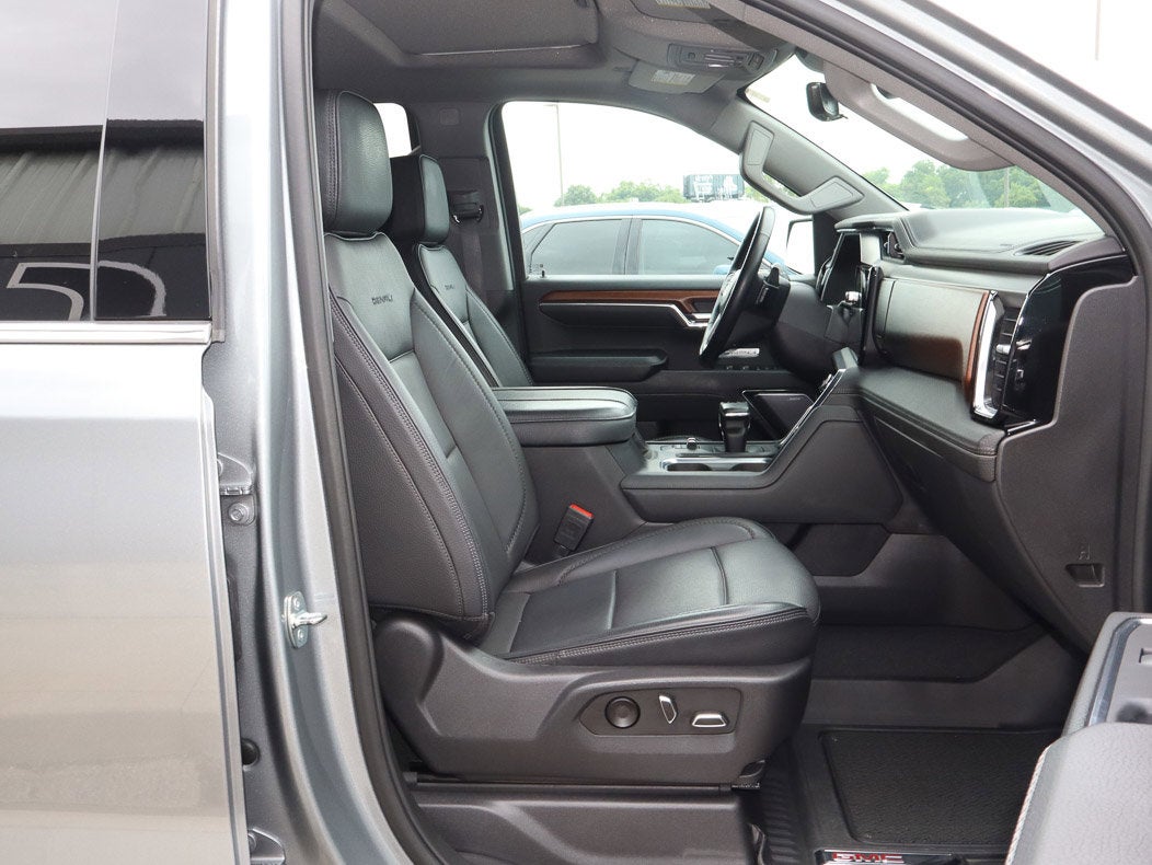2023 GMC Sierra 1500 4WD Crew Cab 147 Denali