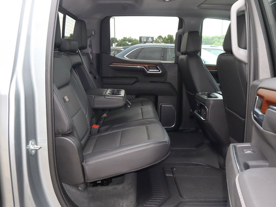 2023 GMC Sierra 1500 4WD Crew Cab 147 Denali