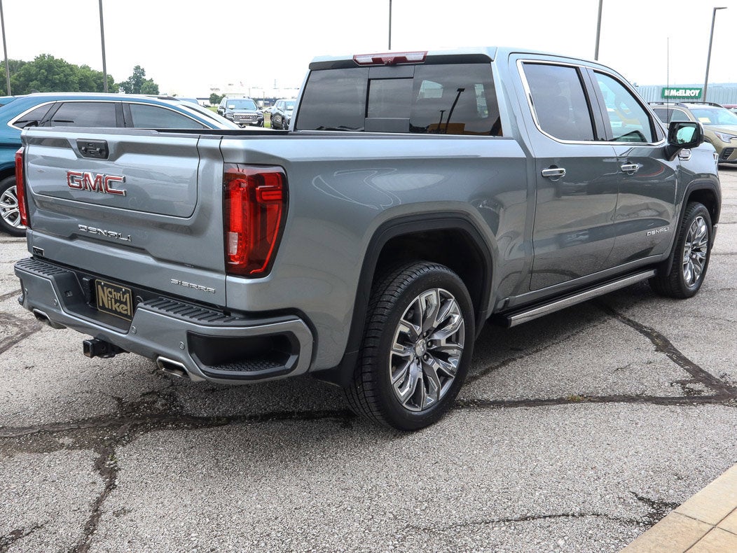 2023 GMC Sierra 1500 4WD Crew Cab 147 Denali