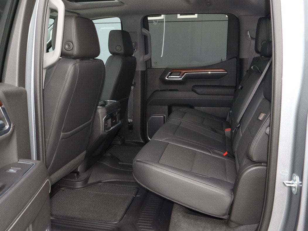 2023 GMC Sierra 1500 4WD Crew Cab 147 Denali
