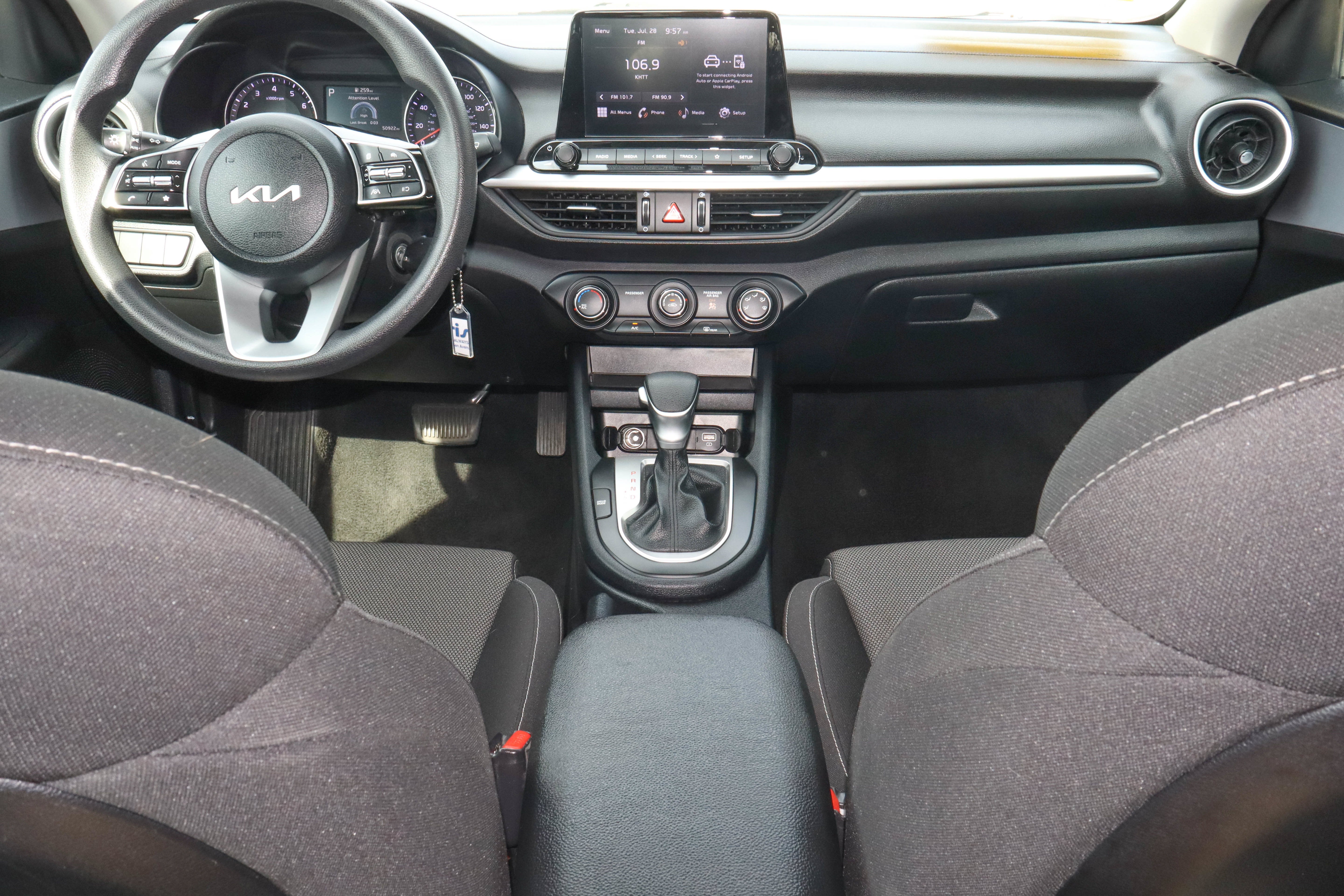 2024 Kia Forte LXS IVT