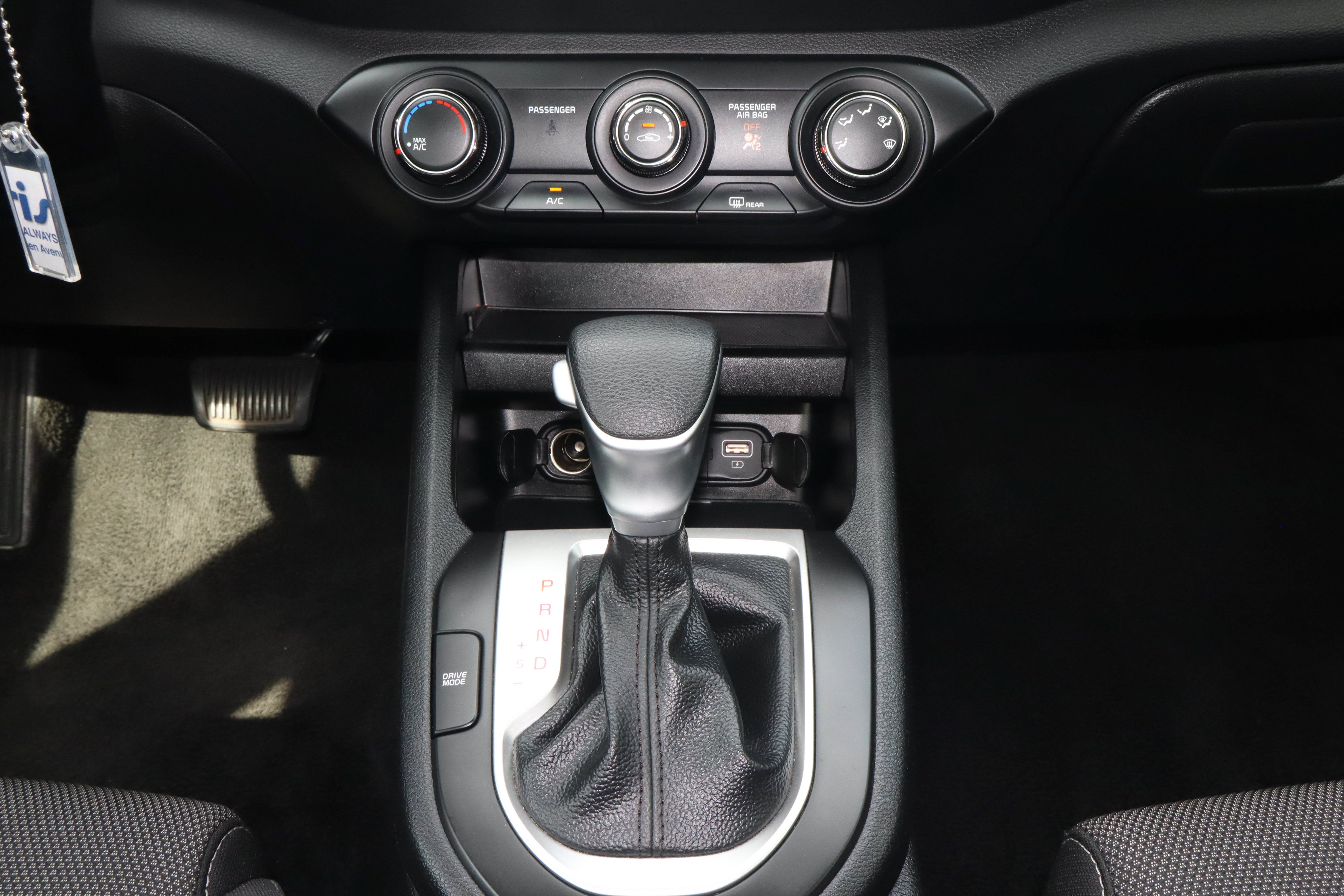 2024 Kia Forte LXS IVT