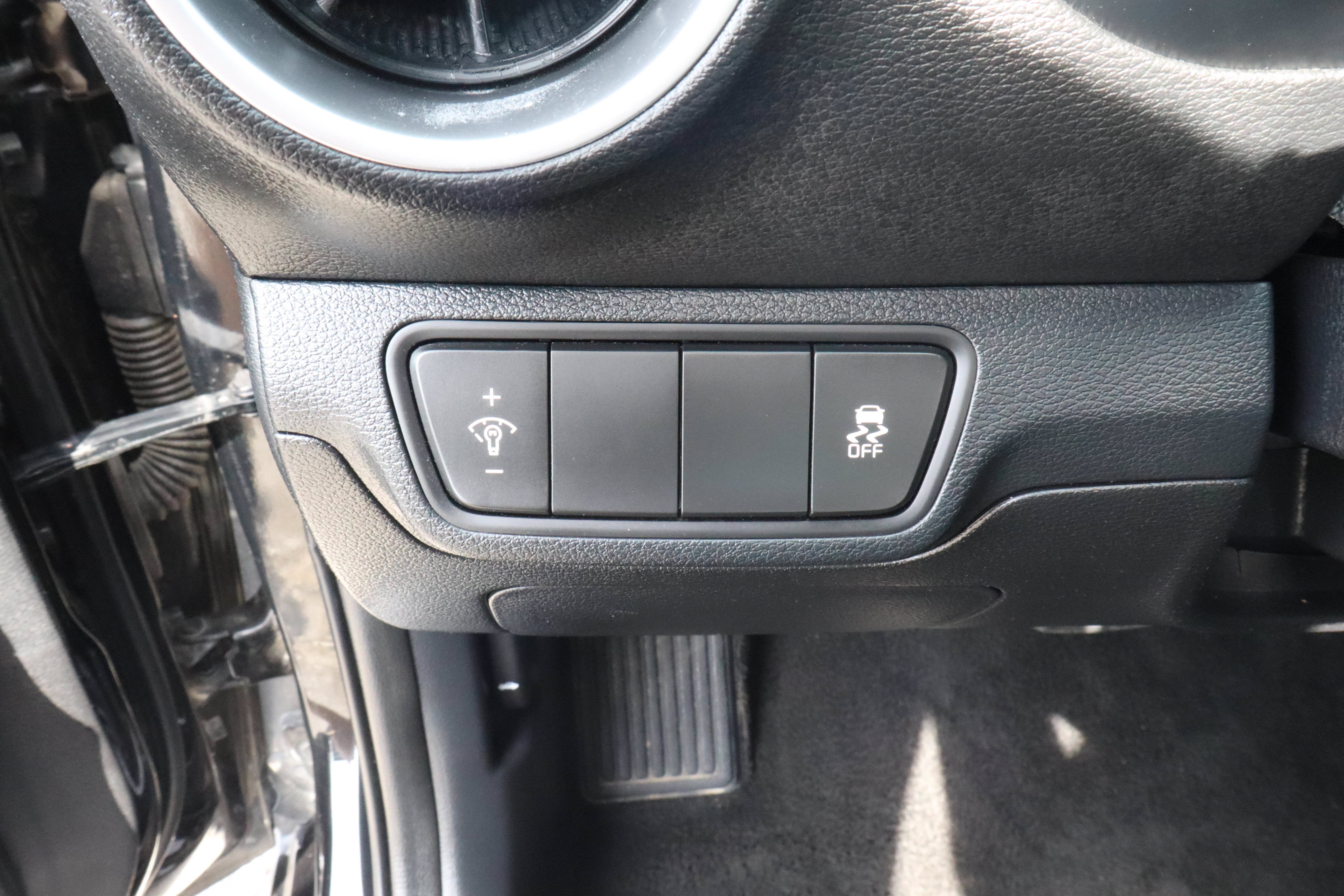 2024 Kia Forte LXS IVT
