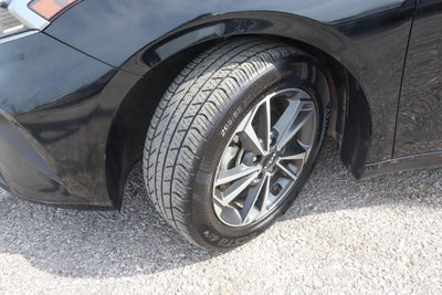 2024 Kia Forte LXS IVT