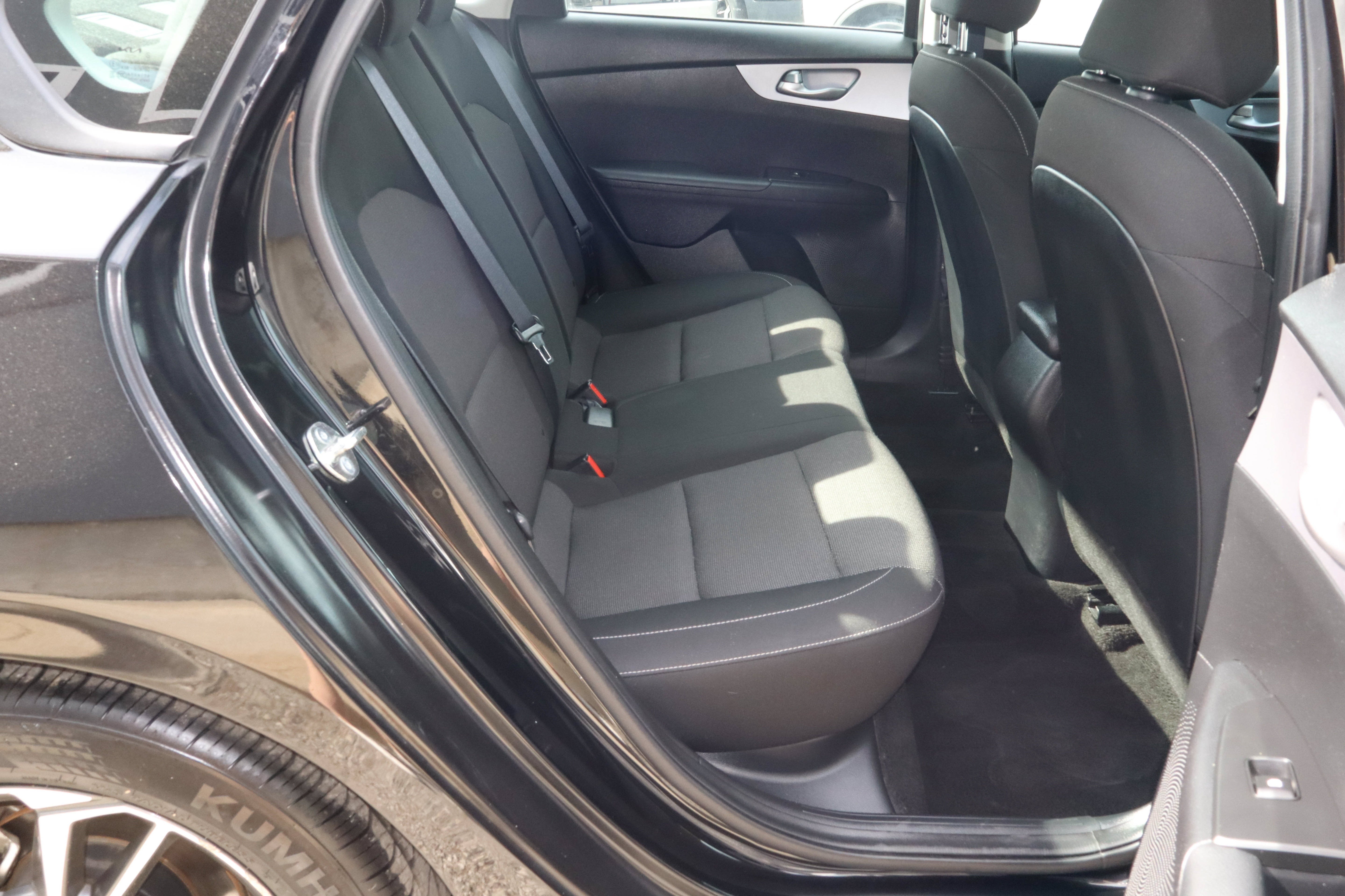 2024 Kia Forte LXS IVT