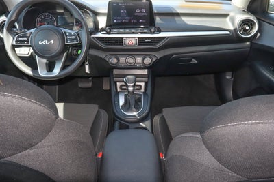 2024 Kia Forte LXS IVT