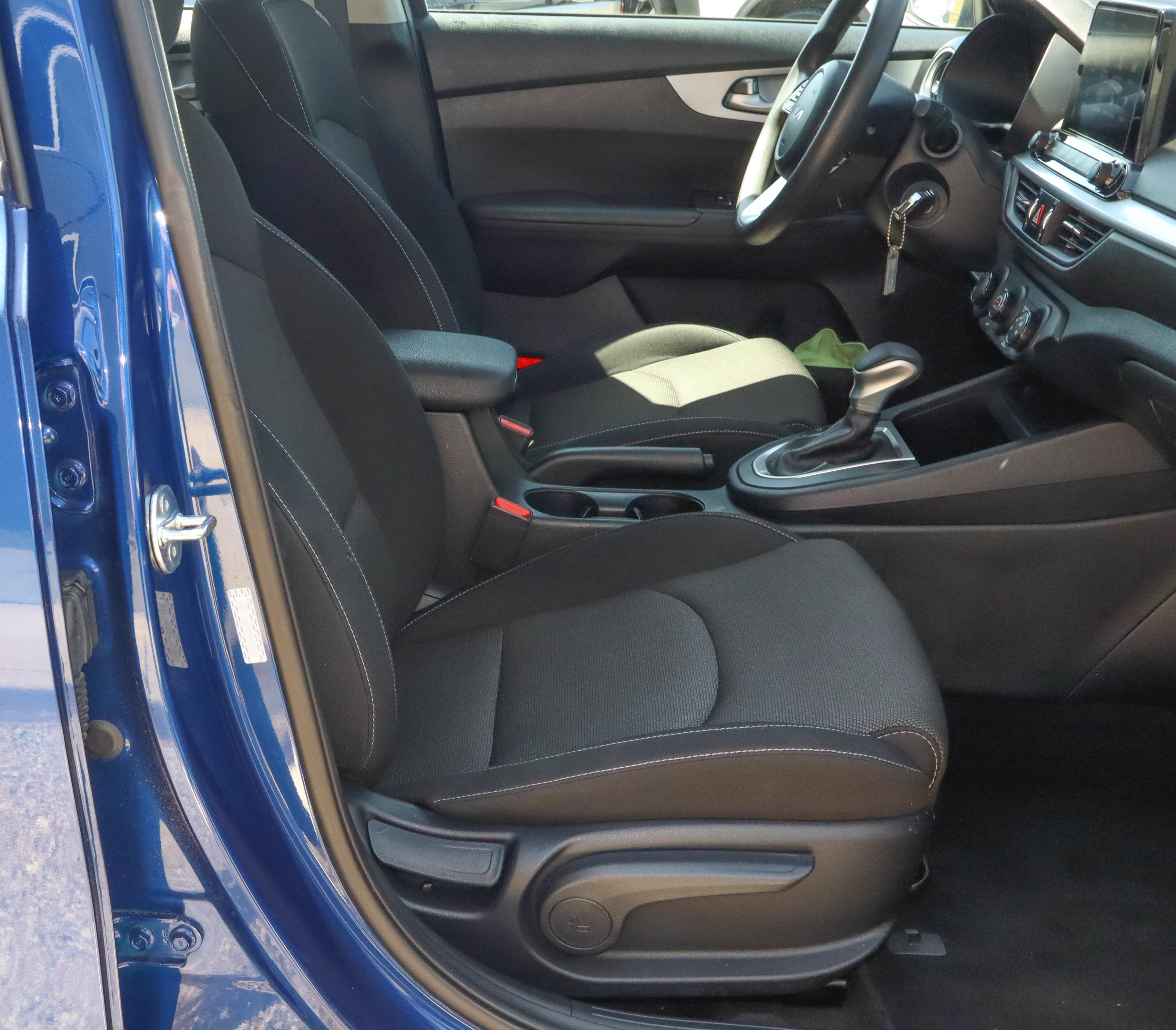 2024 Kia Forte LXS IVT