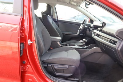 2025 Kia K4 LXS FWD