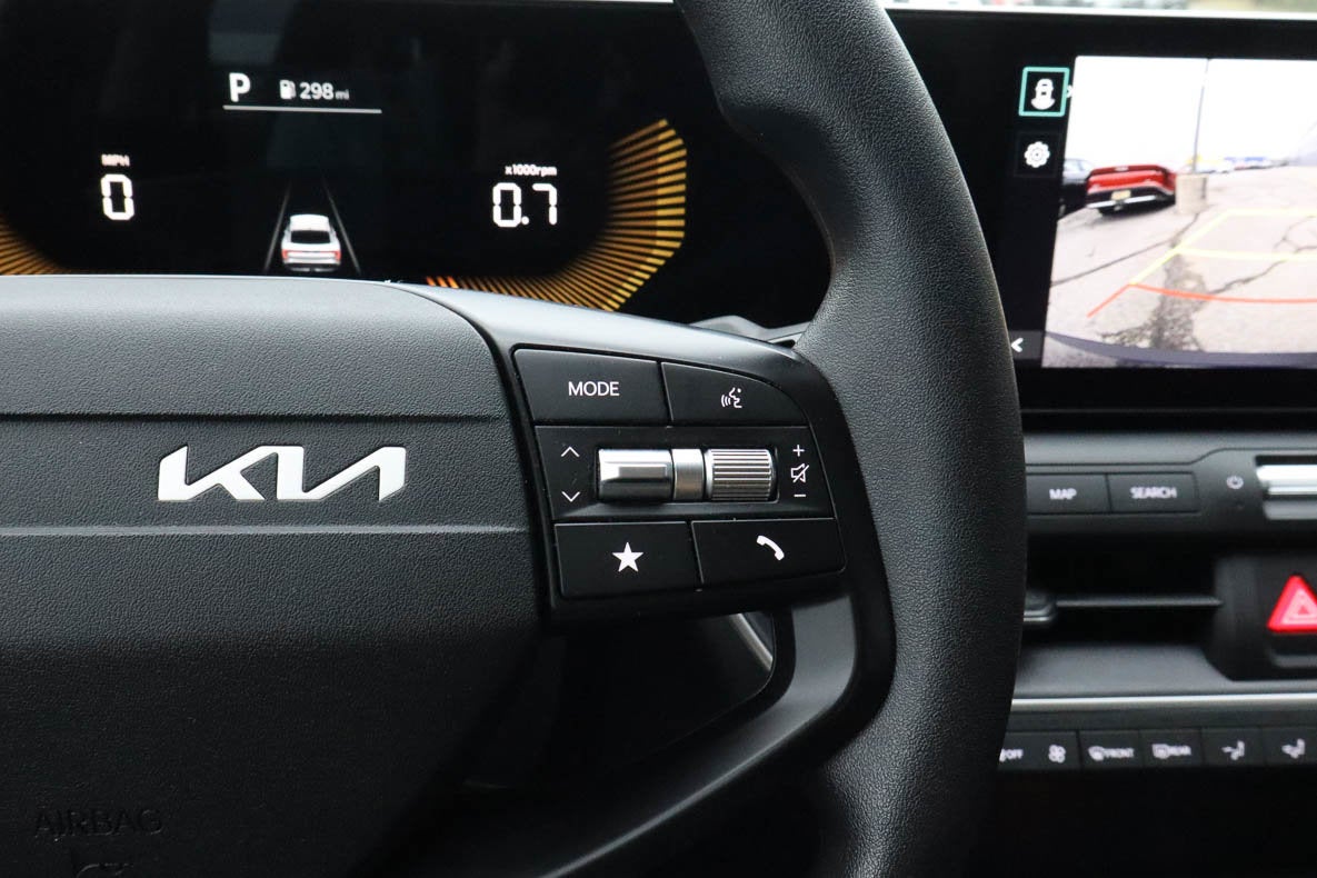 2025 Kia K4 LXS FWD