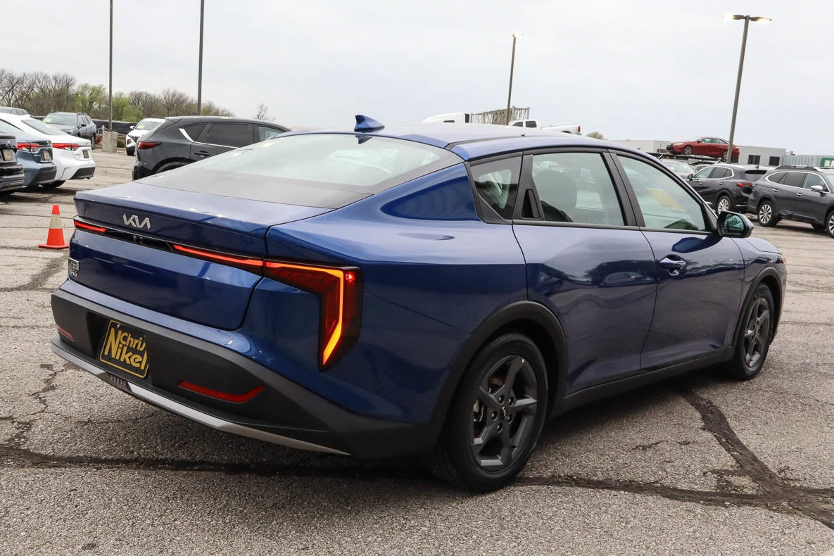 2025 Kia K4 LXS FWD