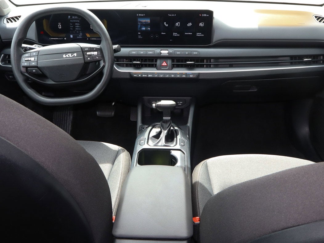 2025 Kia K4 LXS FWD