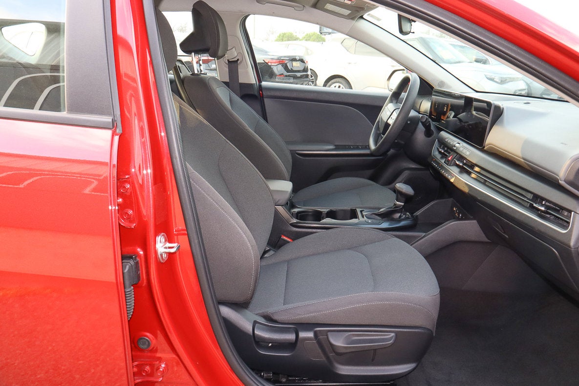 2025 Kia K4 LXS FWD
