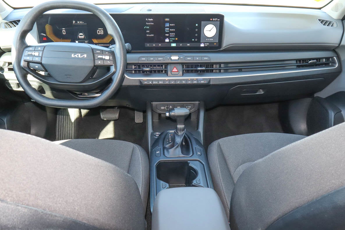 2025 Kia K4 LXS FWD
