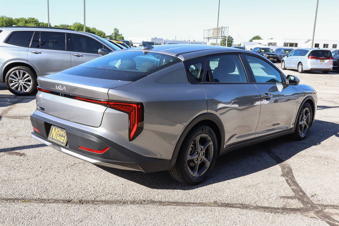2025 Kia K4 LXS FWD