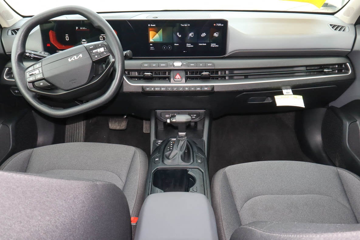 2025 Kia K4 LXS FWD