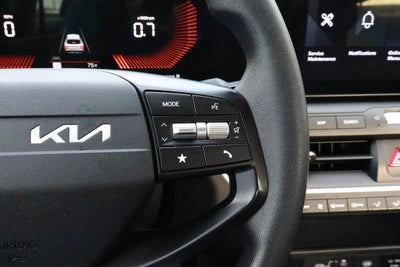 2025 Kia K4 LXS FWD