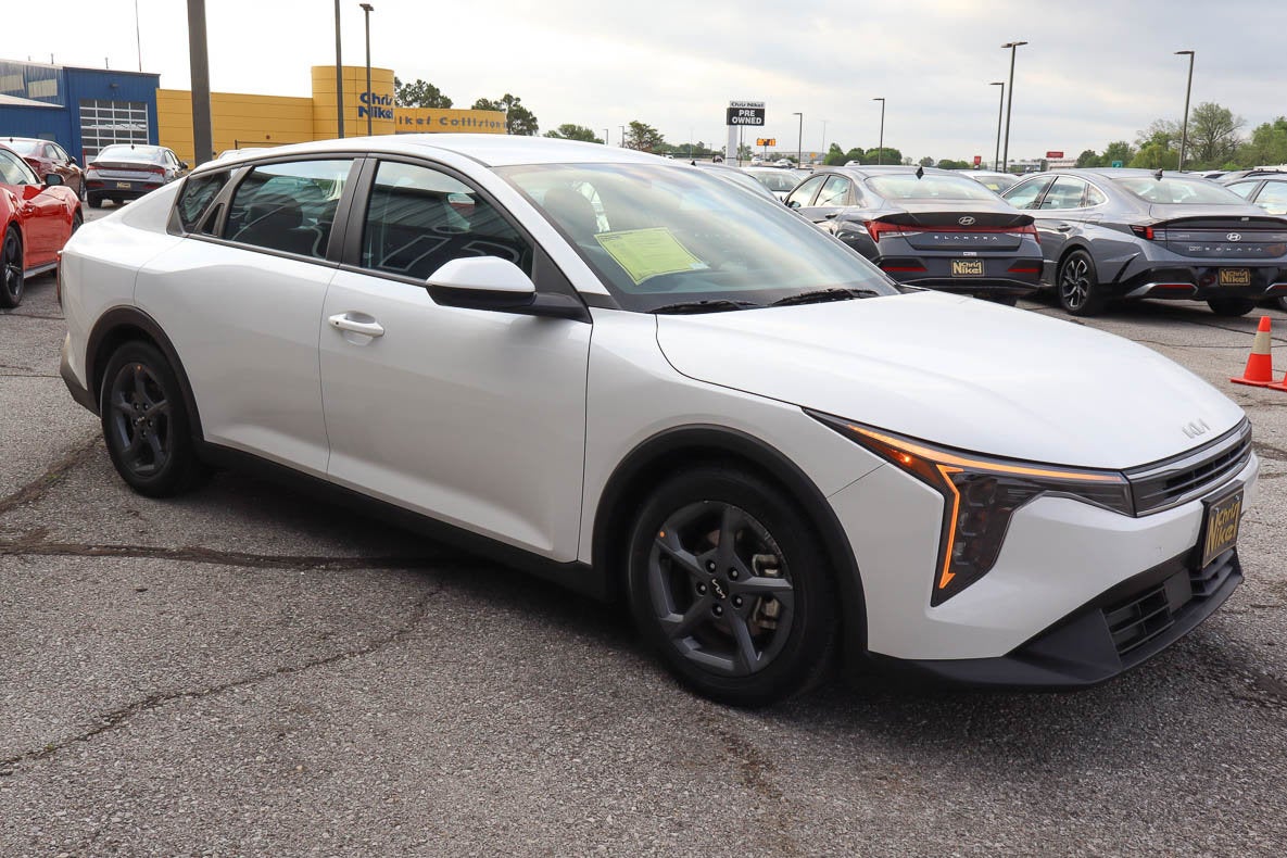 2025 Kia K4 LXS FWD
