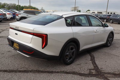 2025 Kia K4 LXS FWD
