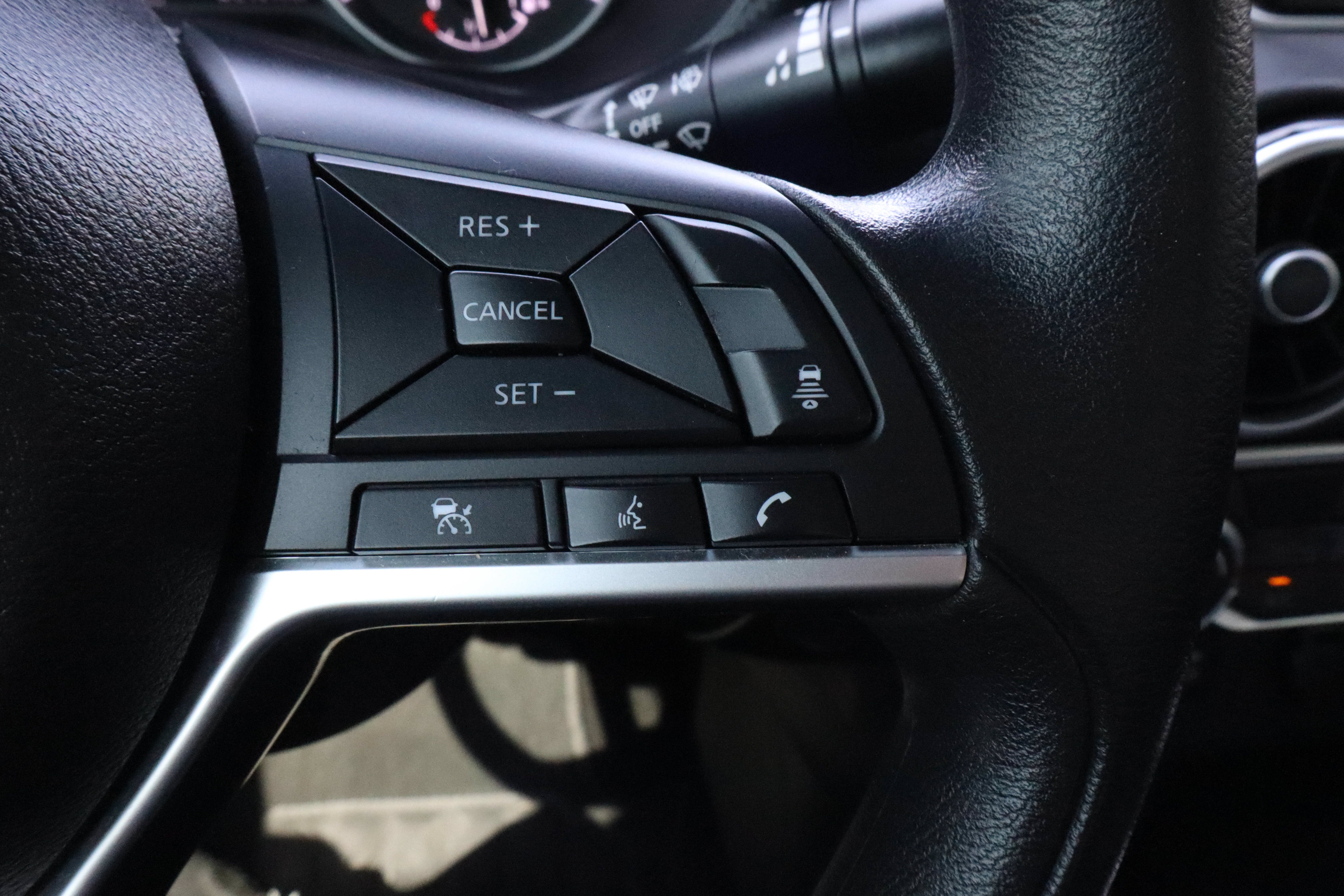 2023 Nissan Sentra SV CVT