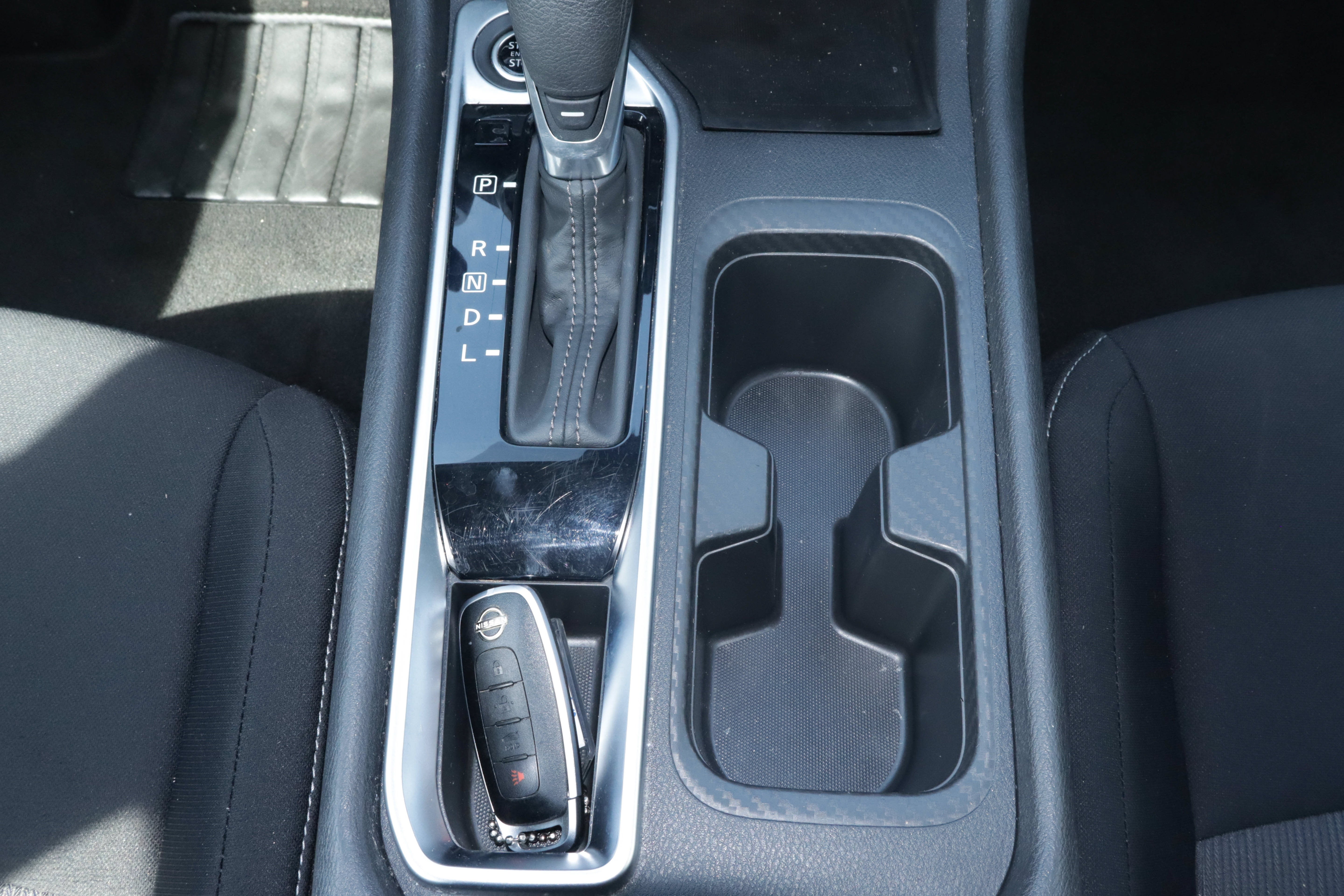2025 Nissan Sentra SV CVT