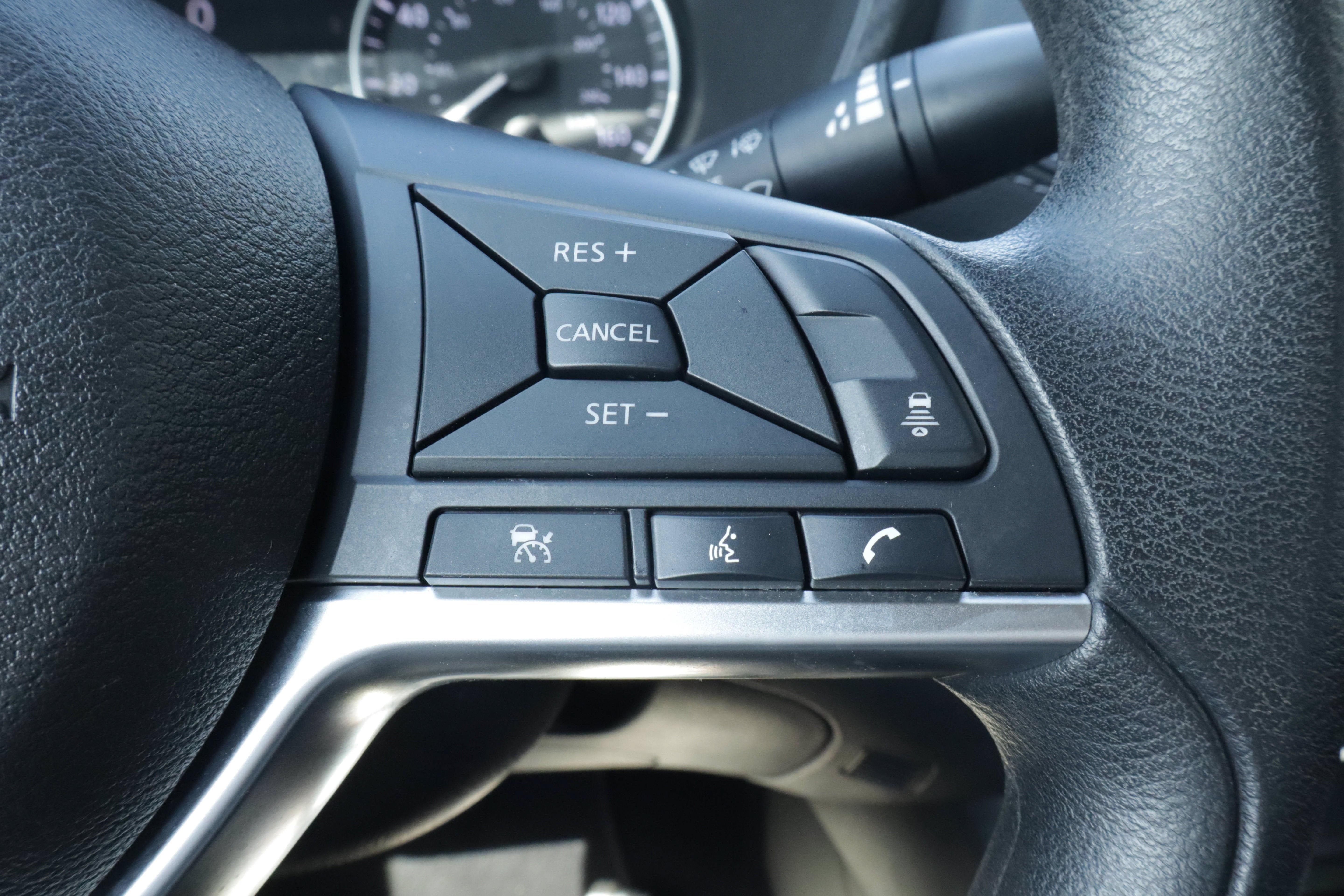 2025 Nissan Sentra SV CVT