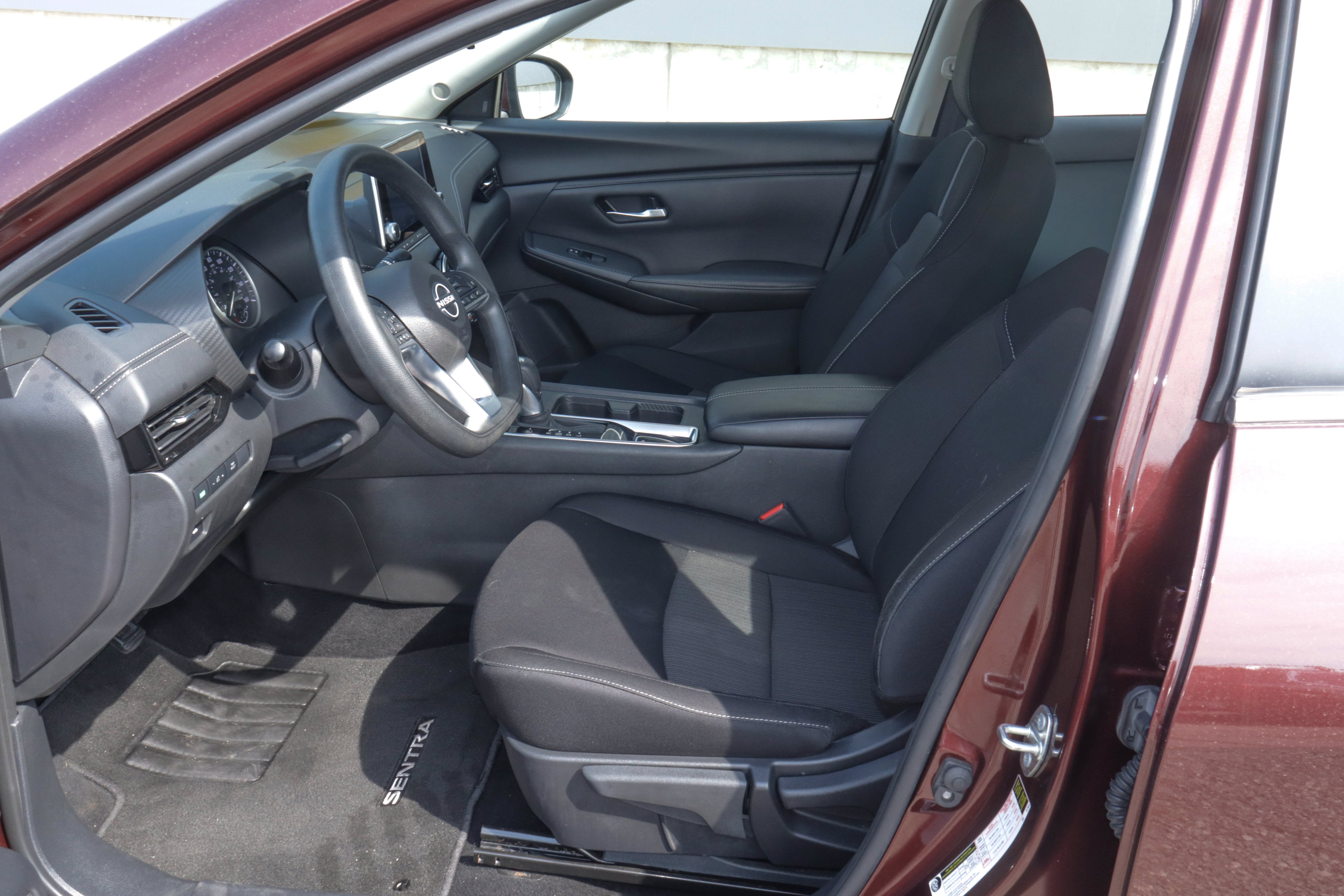 2025 Nissan Sentra SV CVT