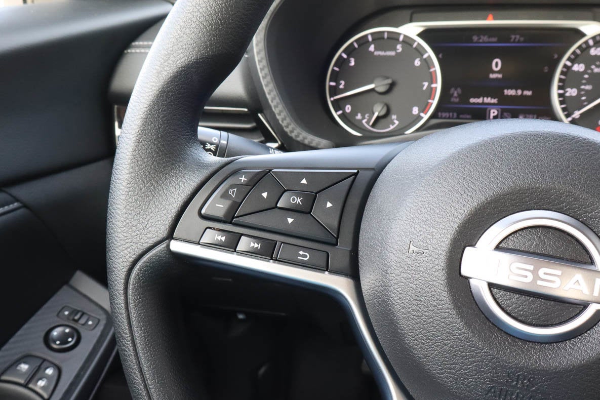 2025 Nissan Sentra SV CVT