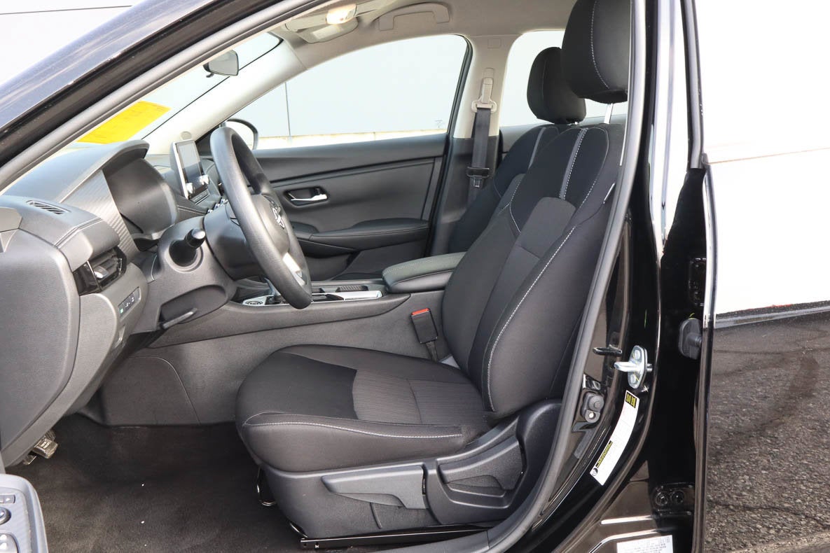 2025 Nissan Sentra SV CVT