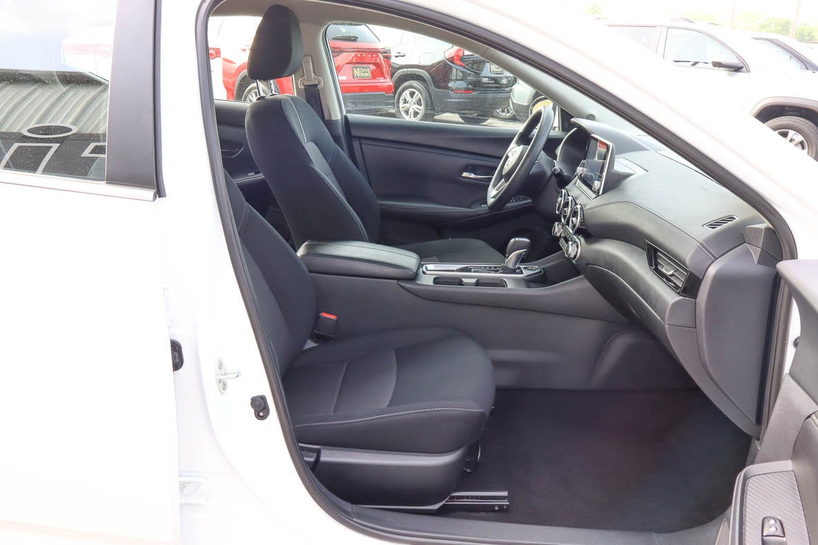 2024 Nissan Sentra SV CVT