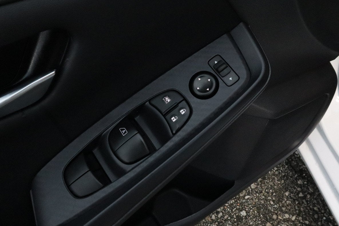 2025 Nissan Sentra SV CVT