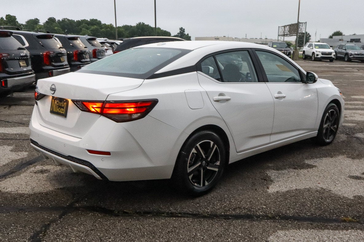 2025 Nissan Sentra SV CVT