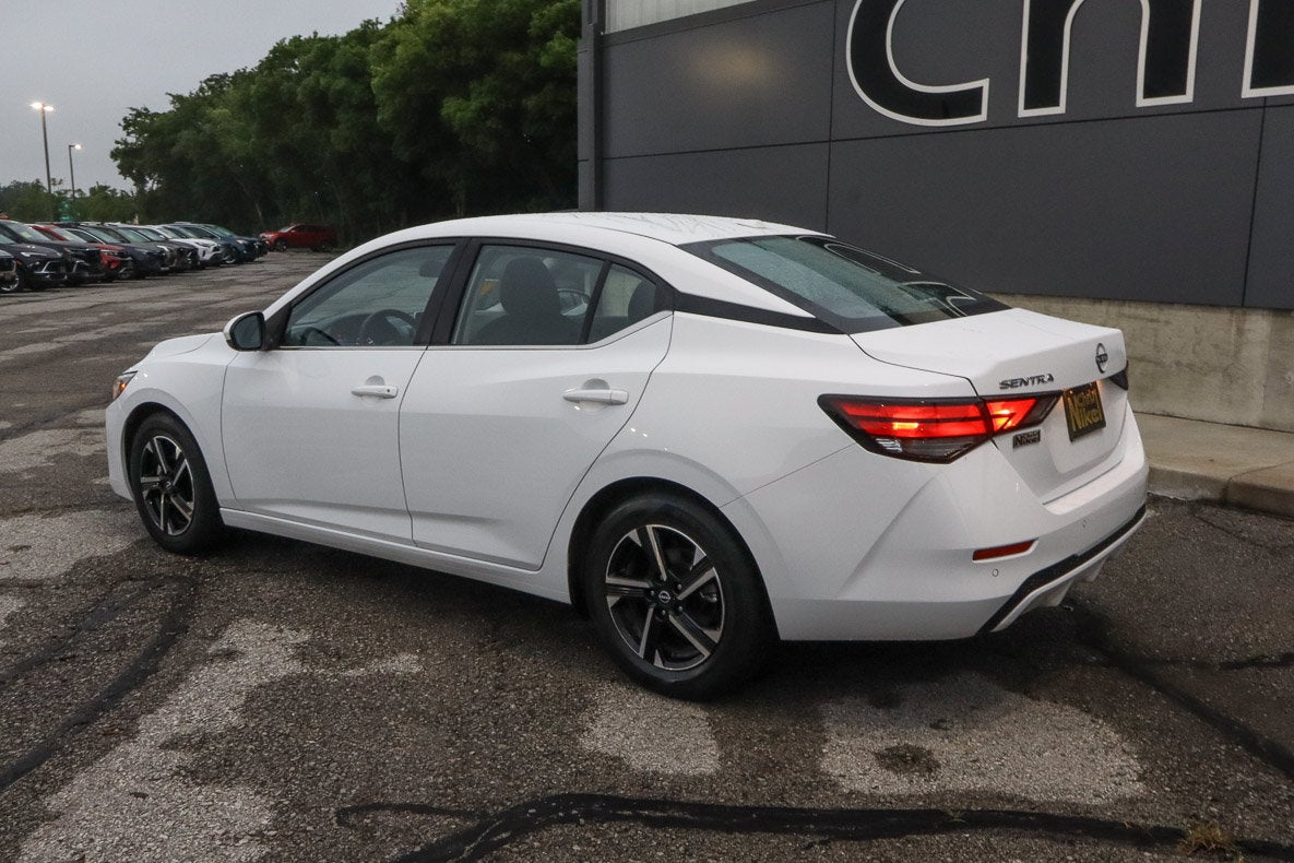 2025 Nissan Sentra SV CVT